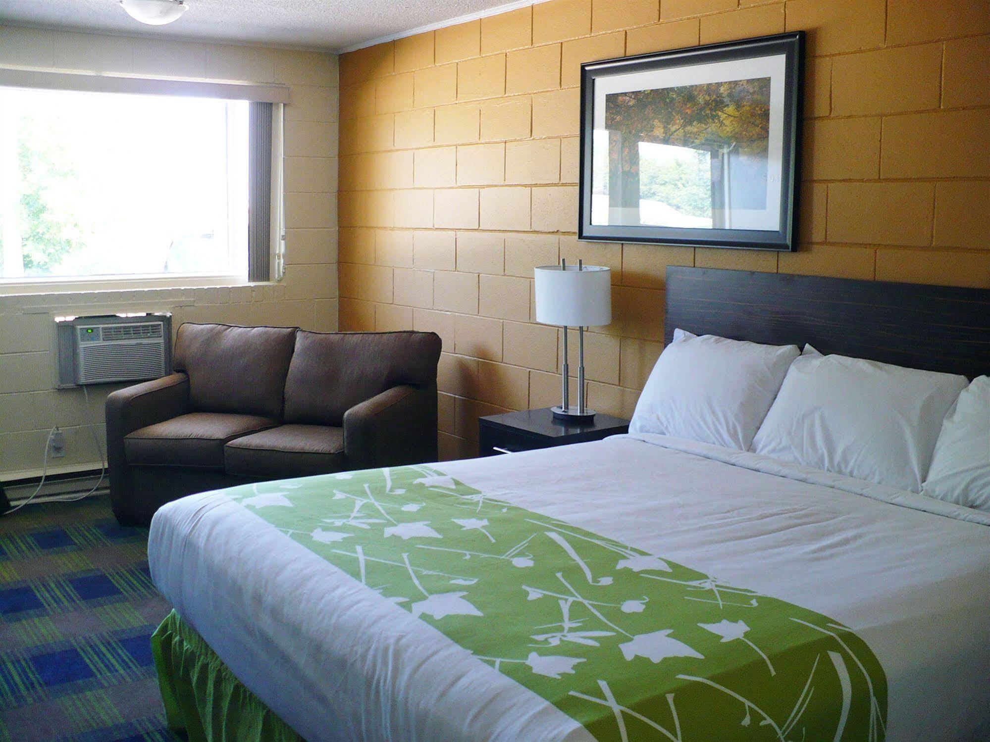 Westgate Inn Portage la Prairie Esterno foto