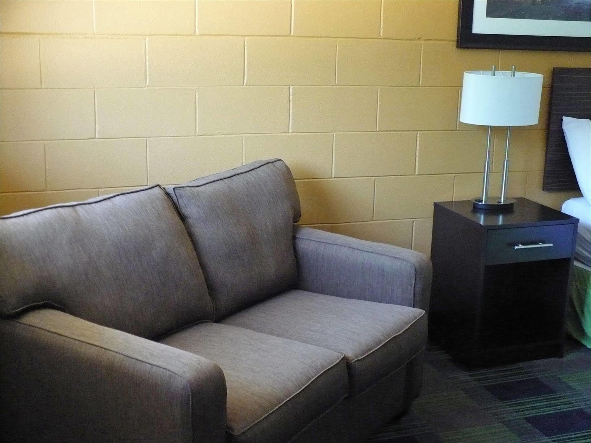 Westgate Inn Portage la Prairie Esterno foto