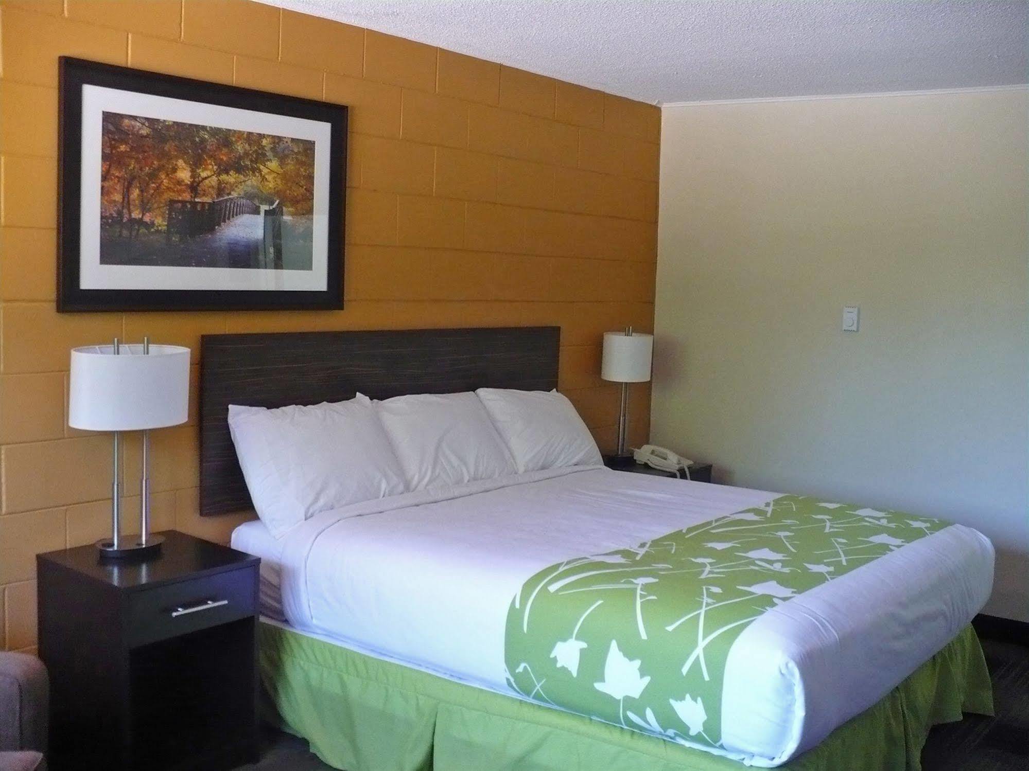 Westgate Inn Portage la Prairie Esterno foto